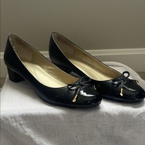 Tahari Black Flats with Bow Accent